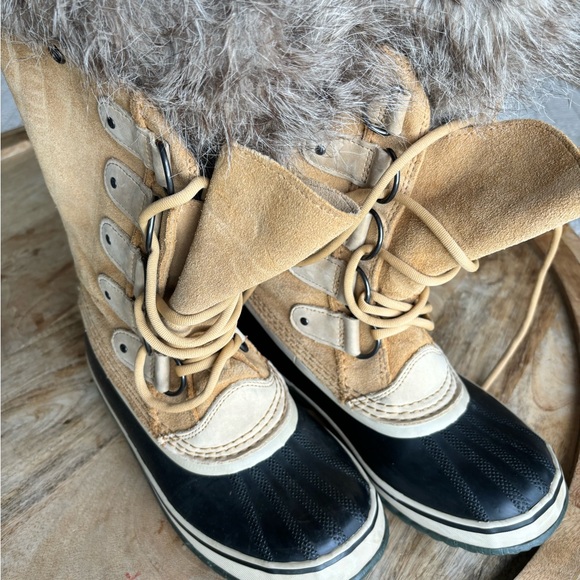 Women’s Tall Sorel Winter Boots - Picture 5 of 6